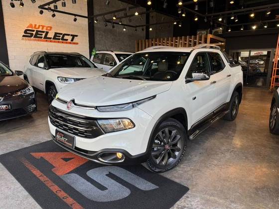 FIAT TORO 2.0 16V TURBO DIESEL RANCH 4WD AT9 FIAT TORO 2.0 16V TURBO DIESEL RANCH 4WD AT9